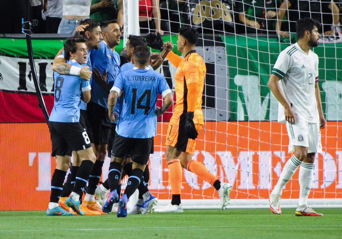 0-3. Un Doblete de Cavani lidera la goleada de Uruguay sobre México en Arizona
