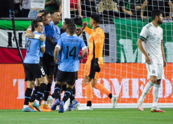 0-3. Un Doblete de Cavani lidera la goleada de Uruguay sobre México en Arizona